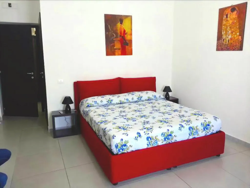 Room, Megaride Santa Lucia, Naples