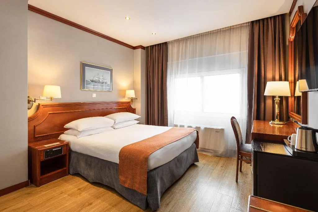 DOUBLE SMOKING Room, Holiday Inn Thessaloniki, Halkidiki