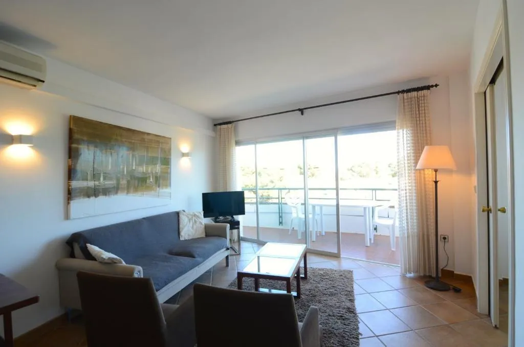 APARTMENT CAPACITY 6 TWO BEDROOMS Room, Medes Park, Costa Brava
