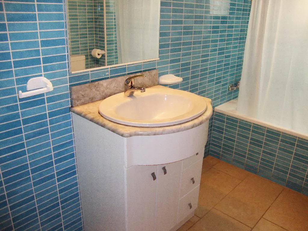 APARTMENT CAPACITY 8 THREE BEDROOMS Room, Apartamentos Las Palmeras 3000, Valencia