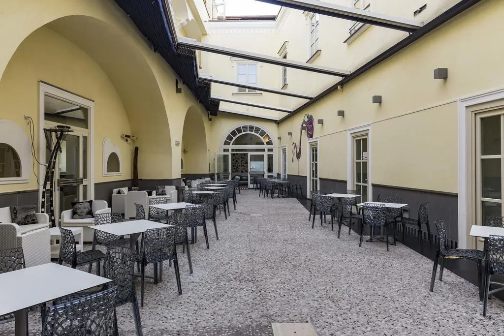 Restaurant, Seven Hostel, Naples