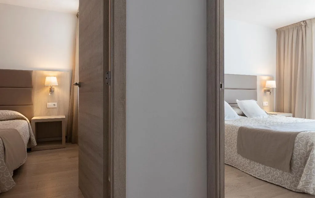 APARTMENT TWO BEDROOMS Room, Palia Sa Coma Playa, Majorca