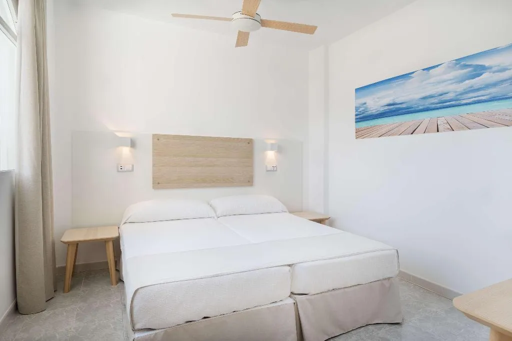 Room, Sol Lunamar Palmanova Apartamentos, Majorca