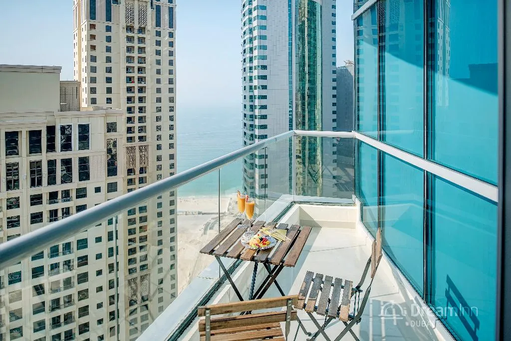 Terrace, Dream Inn Dubai Apartments - Bay Central, Dubai