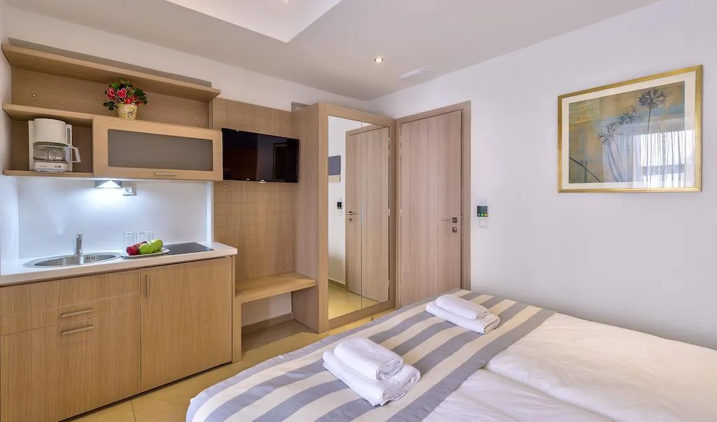 STUDIO STANDARD Room, Leonidas Hotel & Apartments, Crete