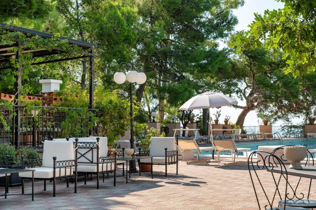Pool, Excelsior Palace, Taormina