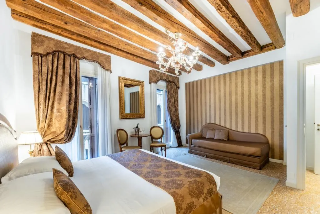 APARTMENT DELUXE CAPACITY 4 Room, San Teodoro Palace  - Luxury Apartments, Venice