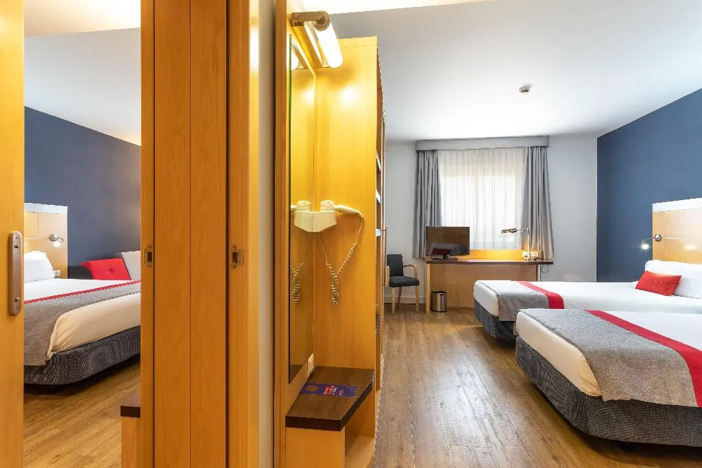 TWIN STANDARD Room, Holiday Inn Express Lisbon-Oeiras, Lisbon