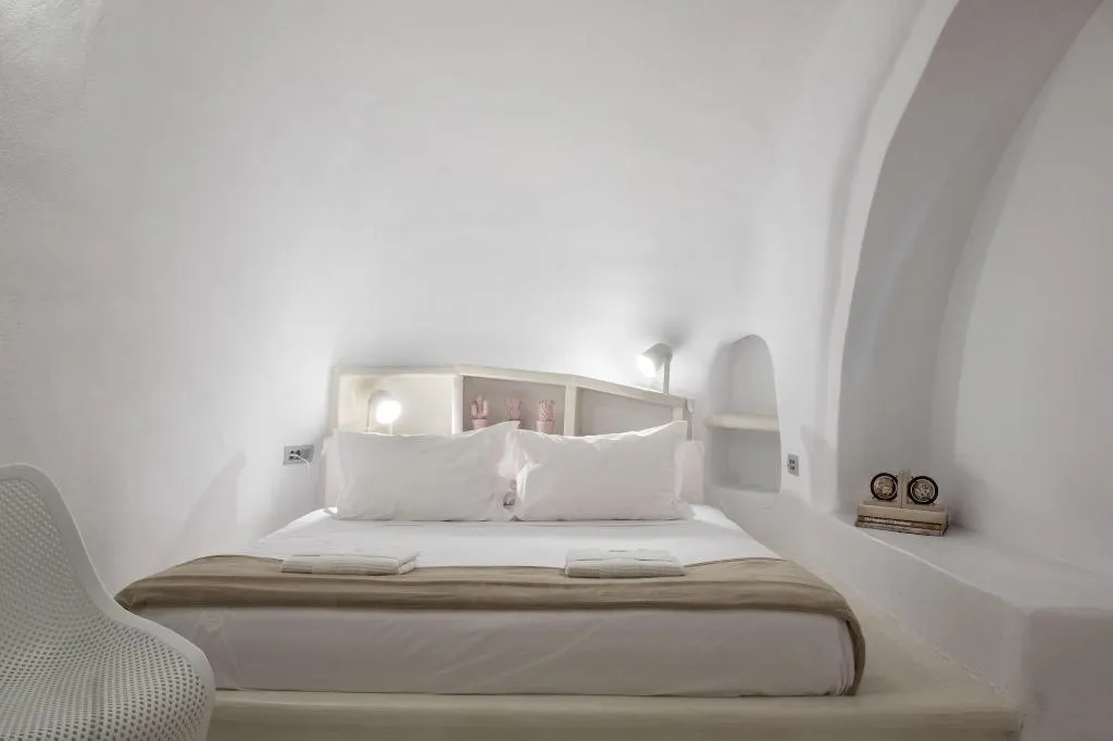 Room, Globe Suites, Santorini