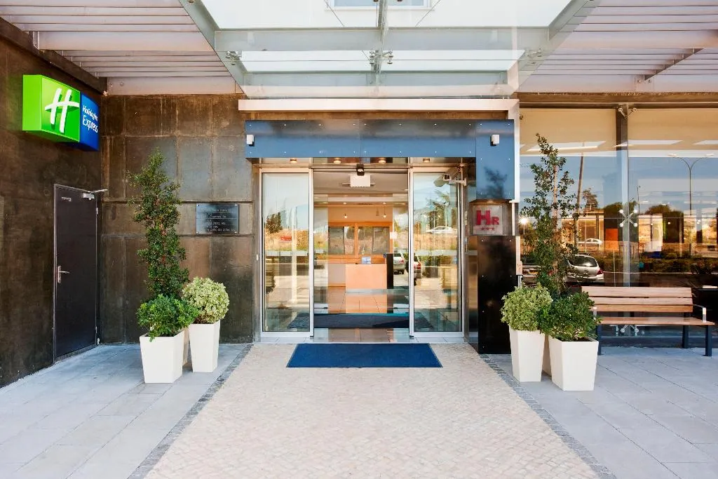 Lobby, Holiday Inn Express Lisbon-Oeiras, Lisbon