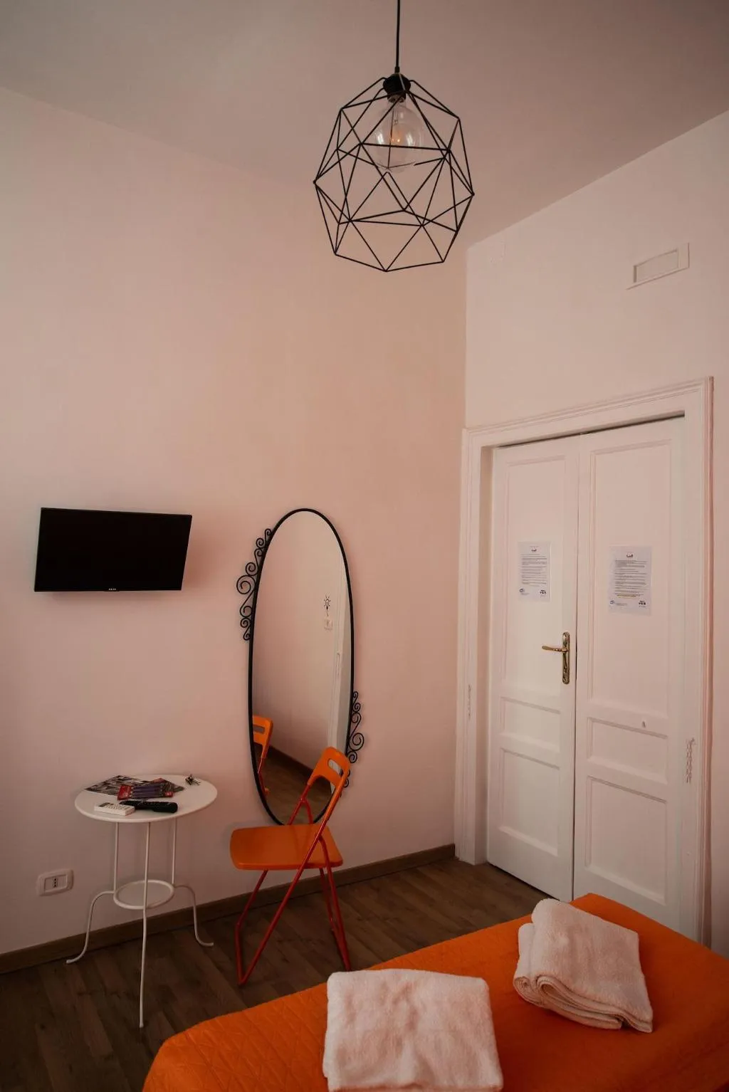 Room, B&B Tarumbò, Naples