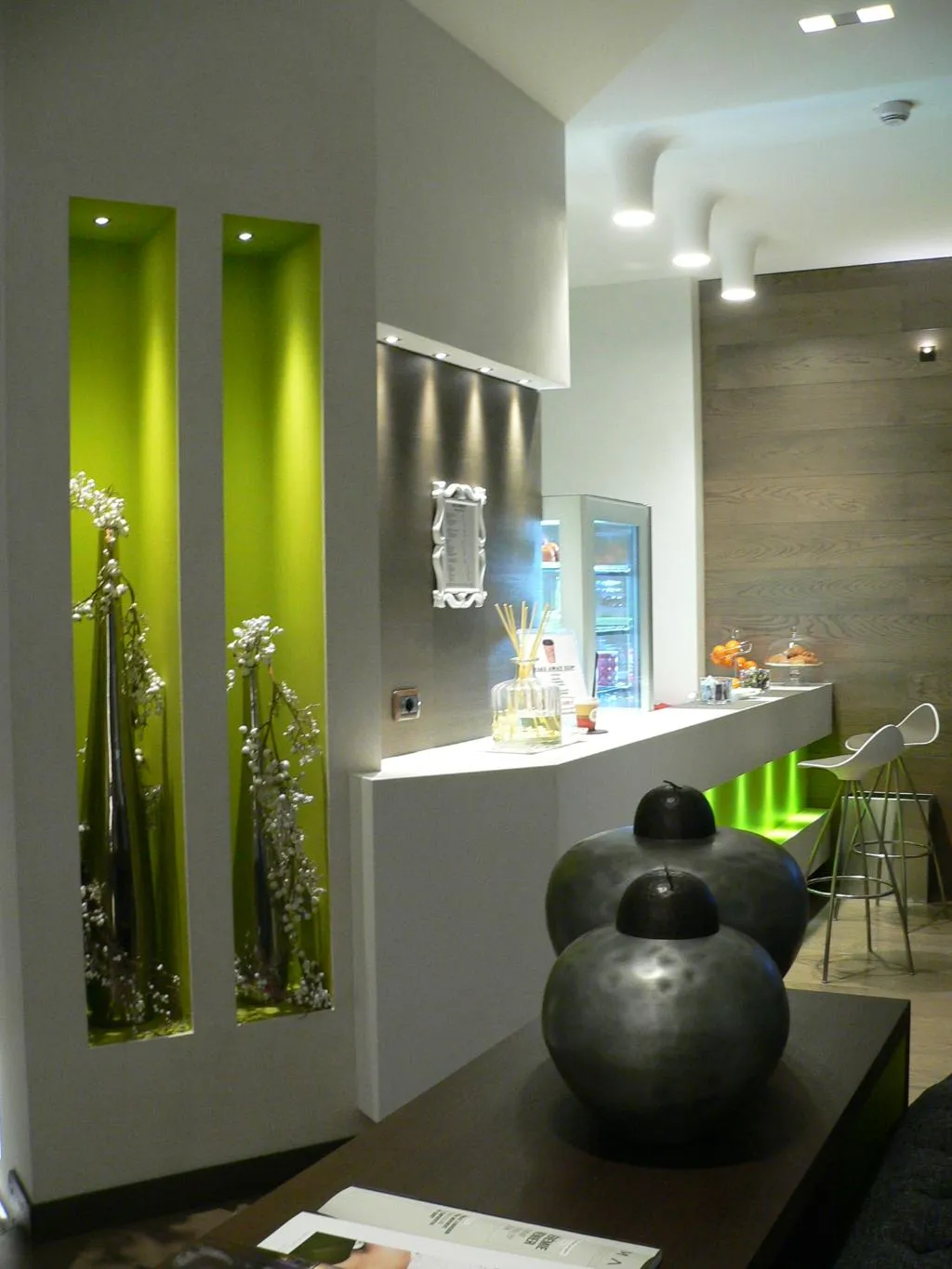 Lobby, Soperga, Milan