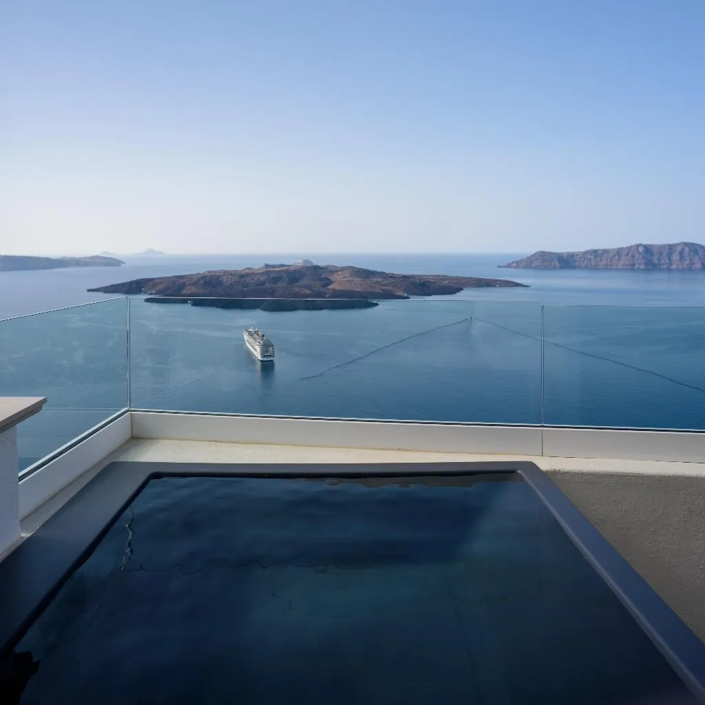 JUNIOR SUITE WITH JACUZZI WITH VIEWS Room, Nefeles Luxury Suites, Santorini