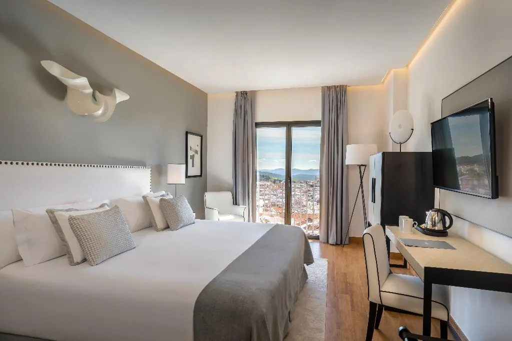Double or Twin DELUXE POOL VIEW Room, Barceló Aracena, Costa De La Luz