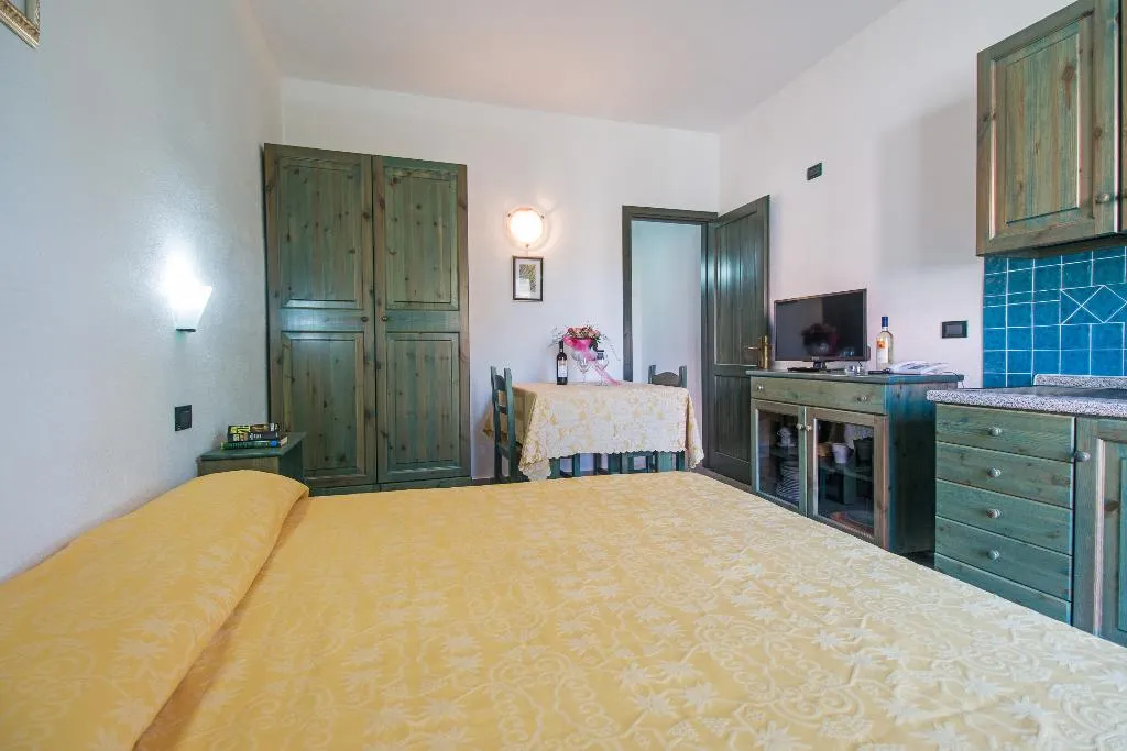 STUDIO CAPACITY 2 Room, Residence Club Gli Ontani, Olbia