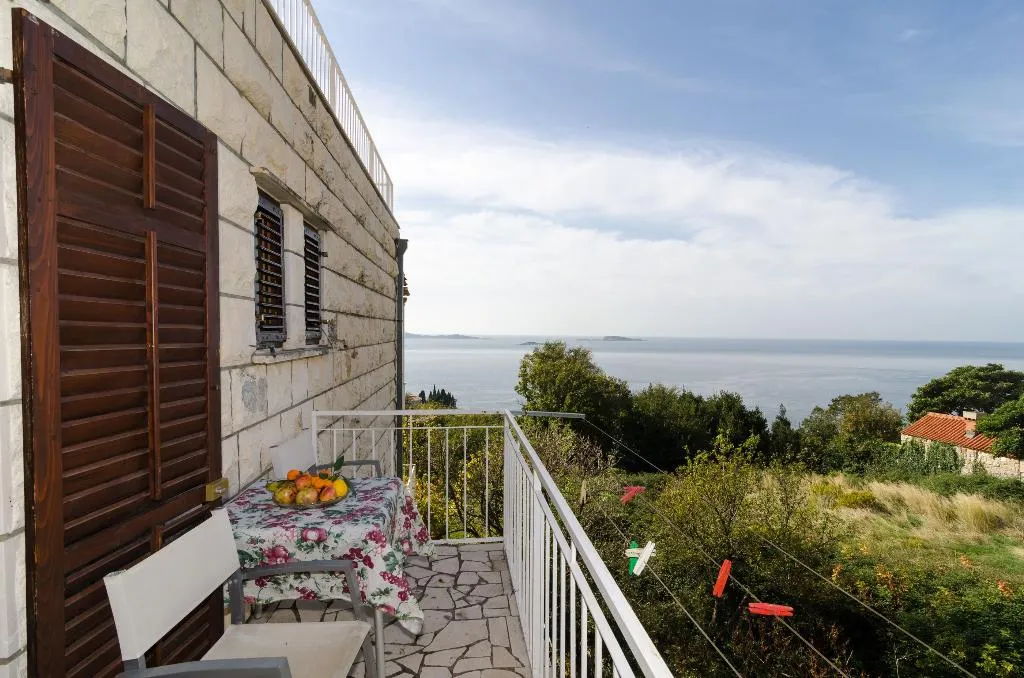 STUDIO SIDE SEA VIEW WITH BALCONY Room, Apartments Matusko, Dubrovnik