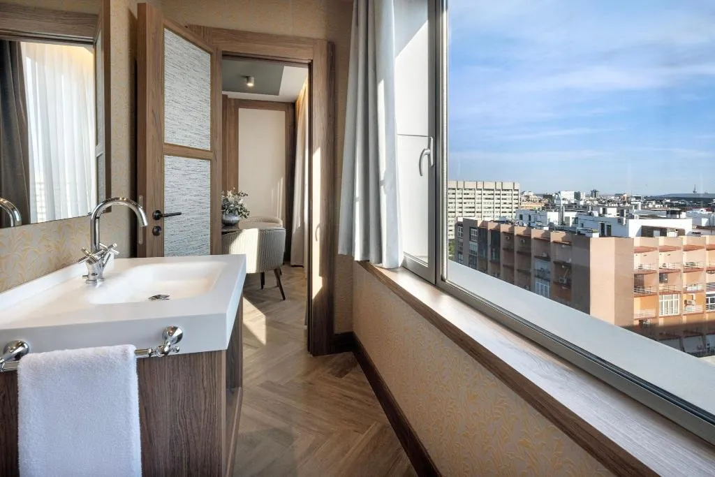 SUITE KING SIZE BED Room, AC Madrid Cuzco, Madrid