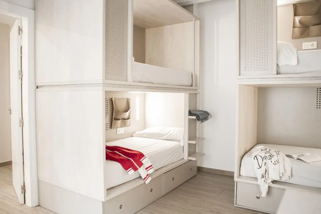Bed in dormitory CAPACITY 6 Room, Room Salvador, Seville