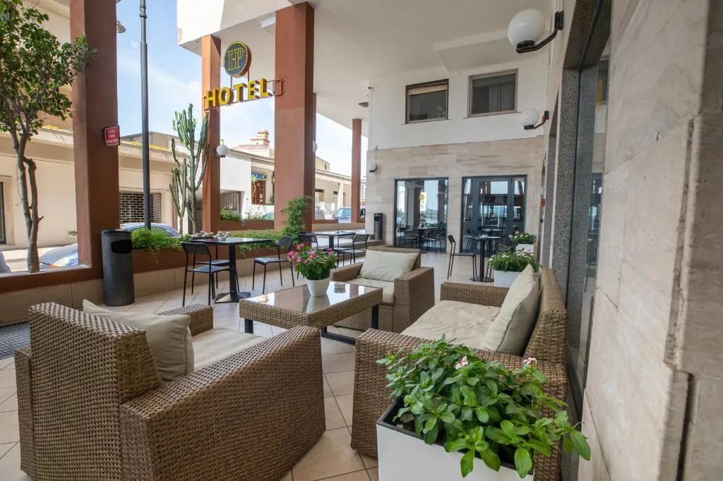 Lobby, De Plam, Olbia