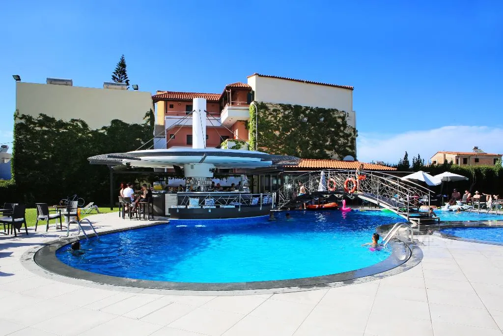Pool, Marigianna, Crete