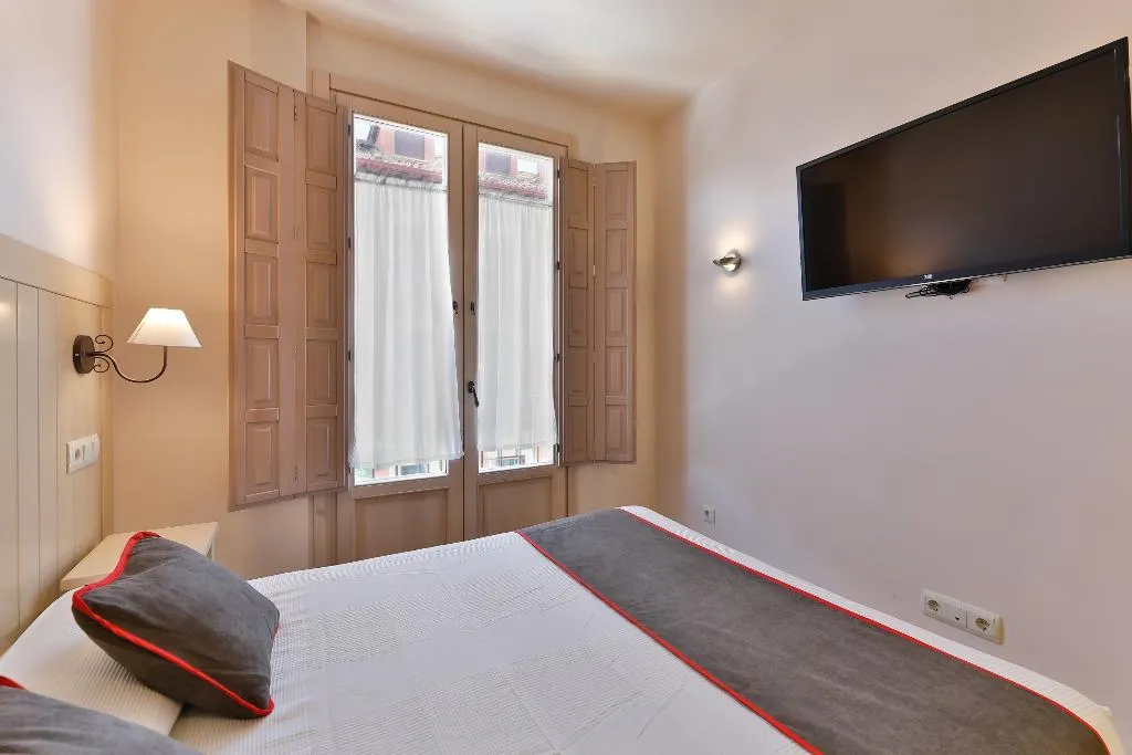 DOUBLE STANDARD Room, OYO Hostal La Chata, Madrid