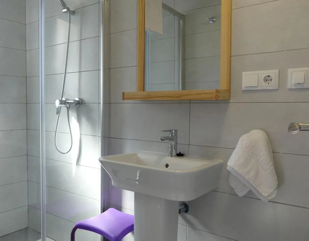 Room, Asturias, Costa Blanca