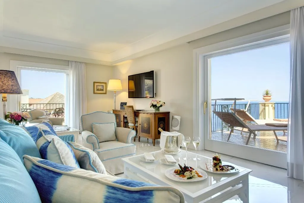 SUITE STANDARD Room, Grand Hotel Royal, Naples