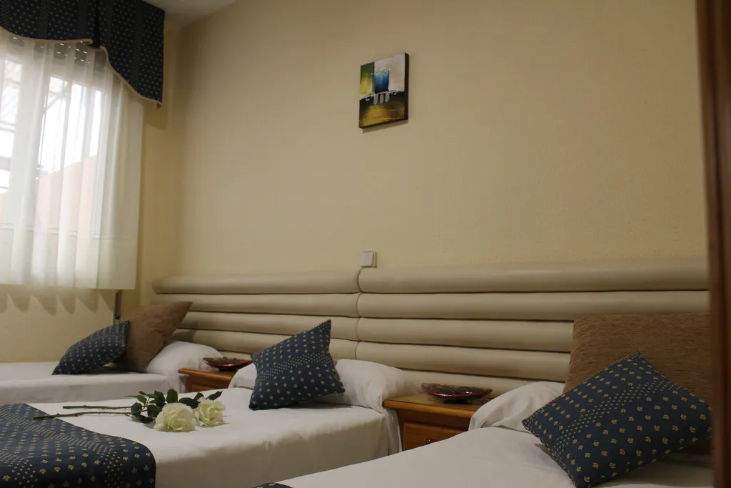 TRIPLE STANDARD Room, Cuatro Caños, Madrid