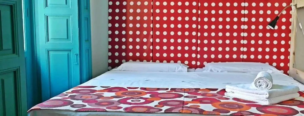 Room, Sevilla Kitsch Hostel Art, Seville