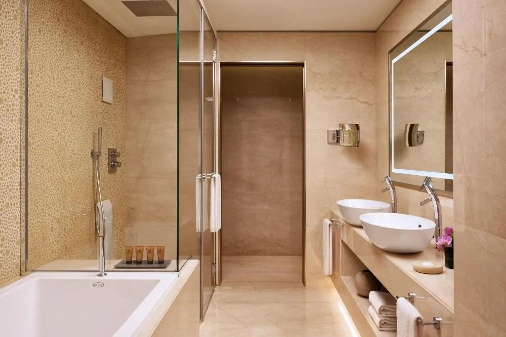 SUITE KING SIZE BED Room, Excelsior Hotel Gallia, a Luxury Collection Hotel, Milan