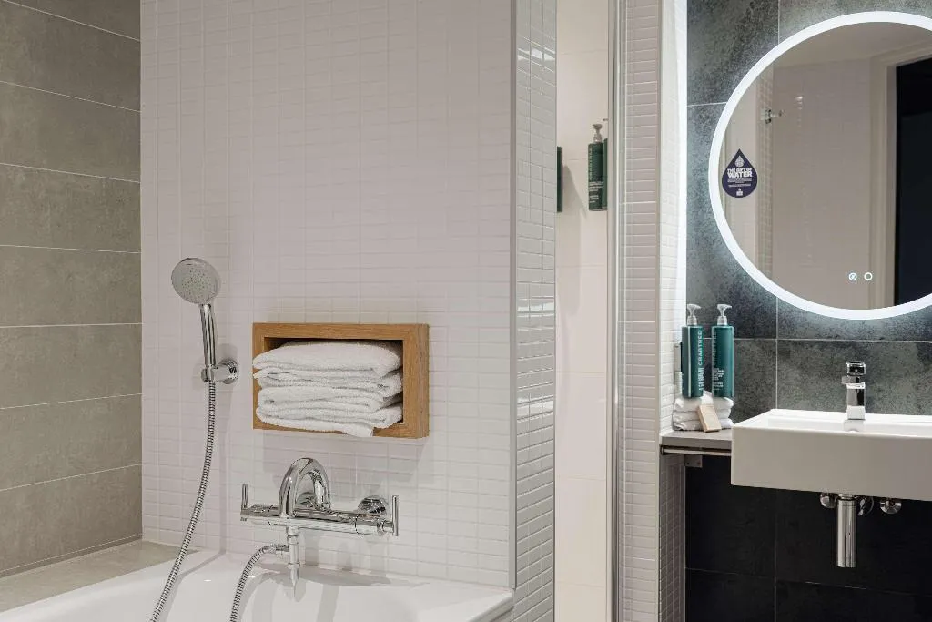 SUITE SUPERIOR RIVER VIEW Room, DoubleTree by Hilton Amsterdam Centraal Station, Amsterdam