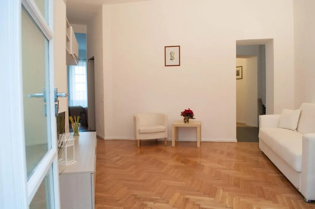 Lobby, Hotel Neronensis, Naples