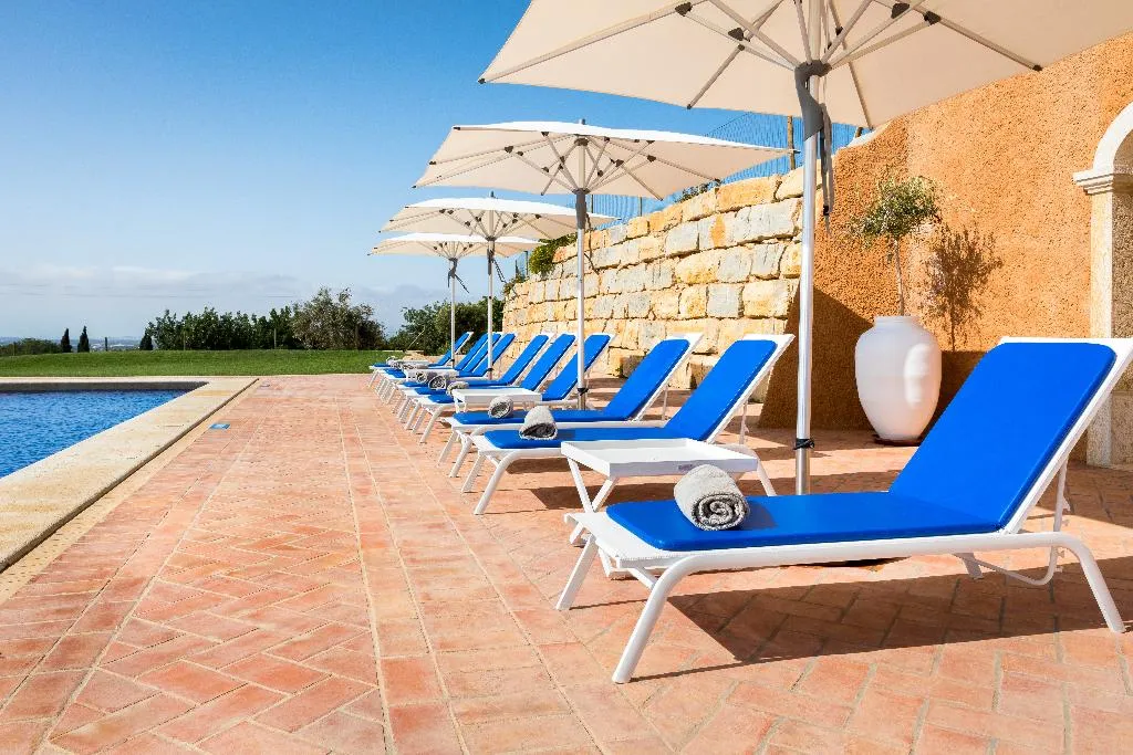 VILLA SEVEN BEDROOMS WITH PRIVATE POOL Room, Shantivillas, Algarve