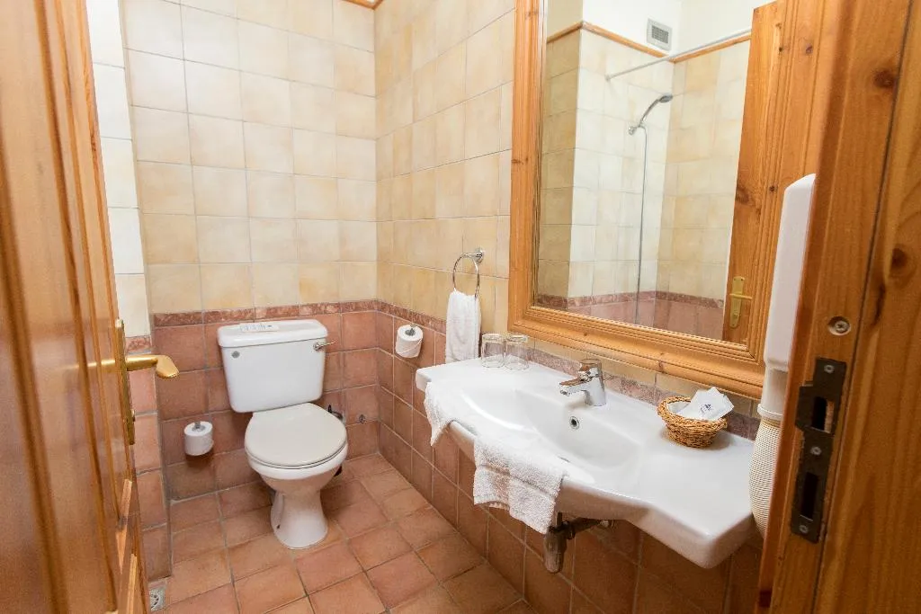 Double or Twin STANDARD Room, Sunflower, Malta