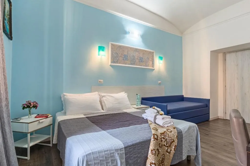 Room, Do Domus, Naples