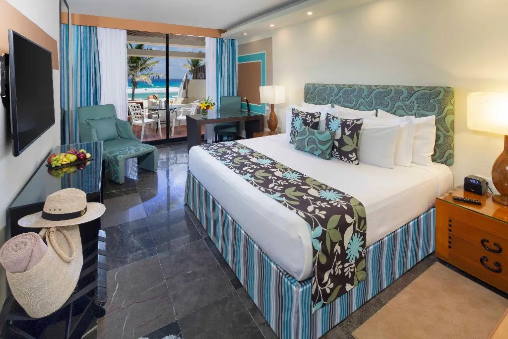 SINGLE OCEAN FRONT Room, The Pyramid Cancun by Oasis, Cancun Area