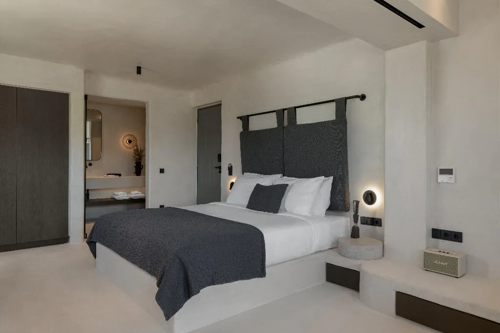 Double or Twin DELUXE WITH JACUZZI Room, Rocabella Mykonos Hotel, Mykonos