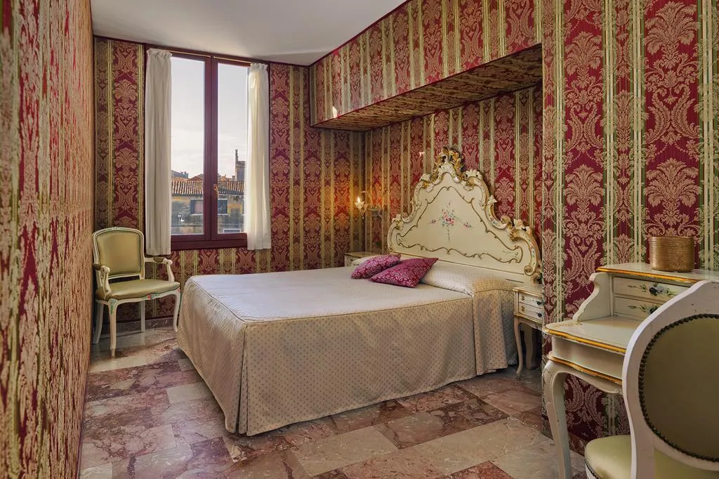 FAMILY ROOM CANAL VIEW Room, Tre Archi, Venice