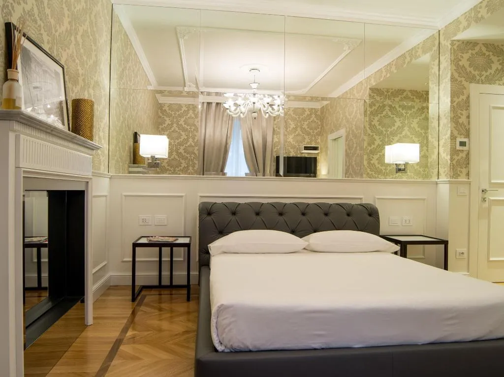 Room, Luxury Duomo Rooms, Milan