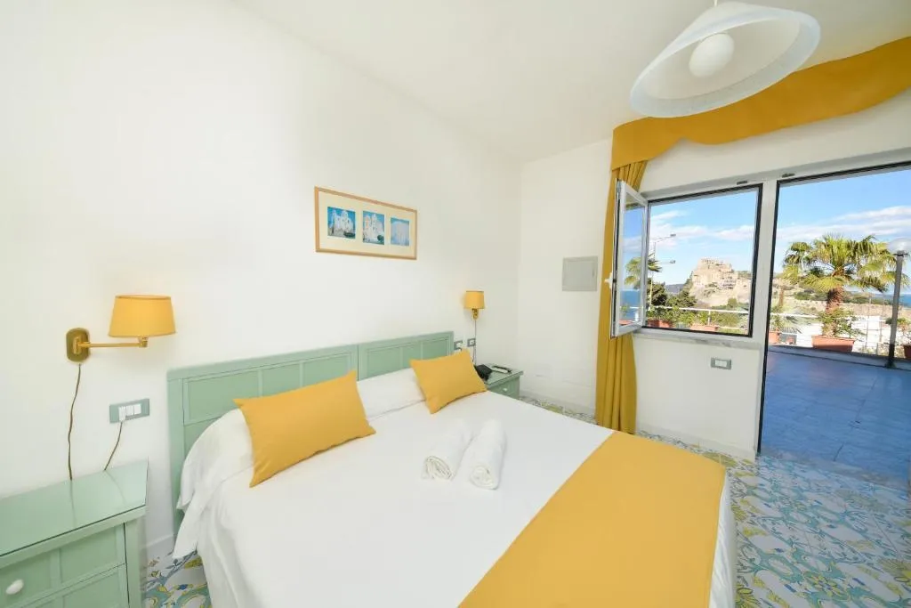 DOUBLE SEA VIEW Room, Parco Cartaromana, Naples