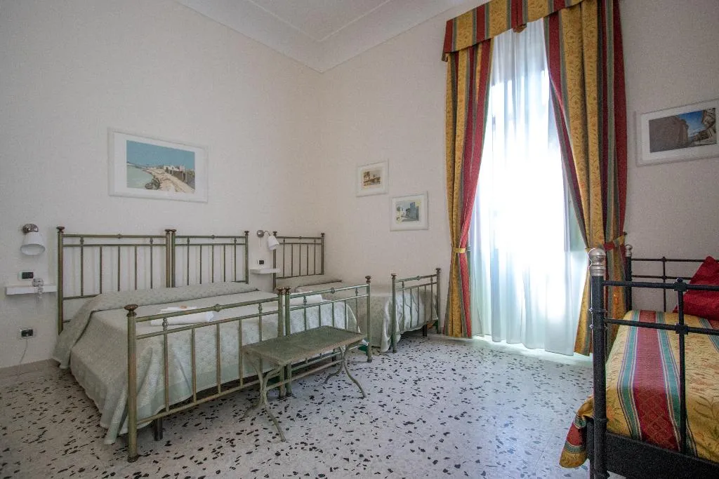 QUADRUPLE DELUXE Room, Hotel Posta, Catania