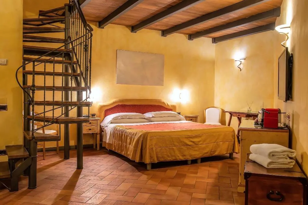 Room, Alba Palace, Florence