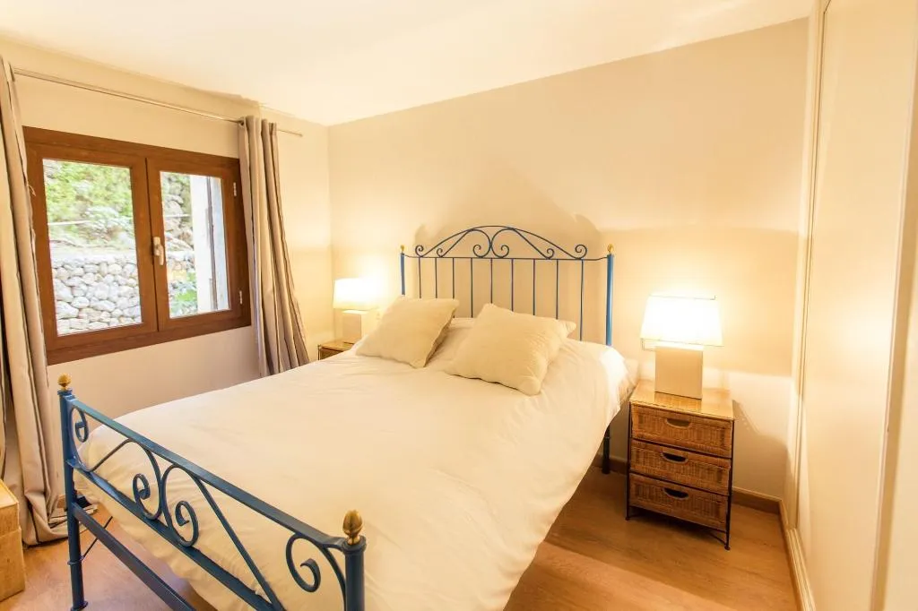 Room, D'Es Puig, Majorca