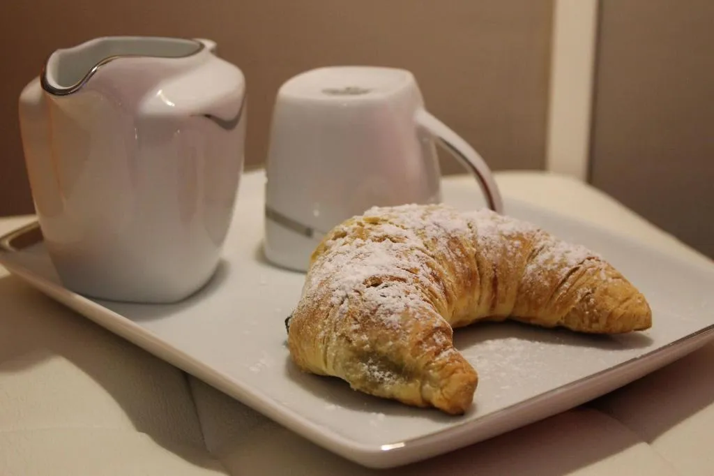 Room, B&B Al 68 di Piazza Cavour, Naples