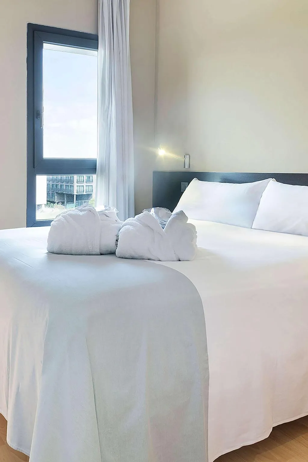 JUNIOR SUITE PREMIUM Room, Madrid Airport Suites Affiliated By Melia, Madrid