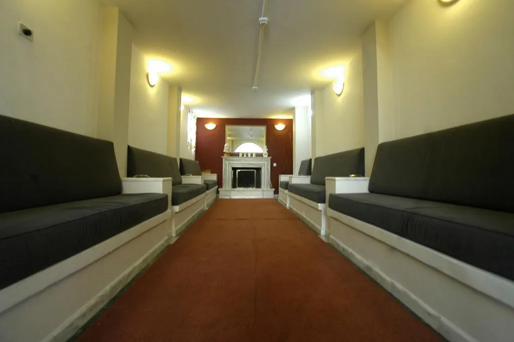 Lobby, Ilis, Kalamata