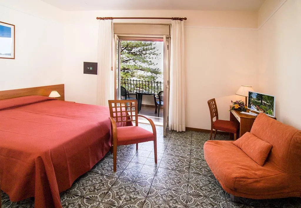 Room, delle Palme, Catania