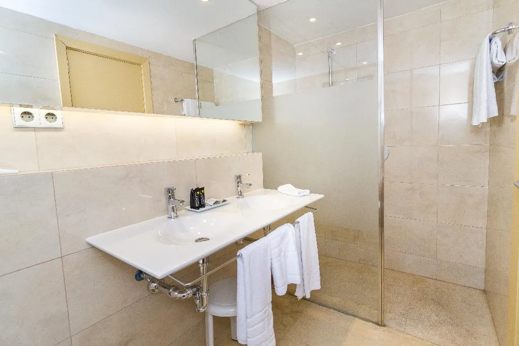 APARTMENT CAPACITY 8 TWO BEDROOMS Room, Eix Platja Daurada Hotel & SPA, Majorca