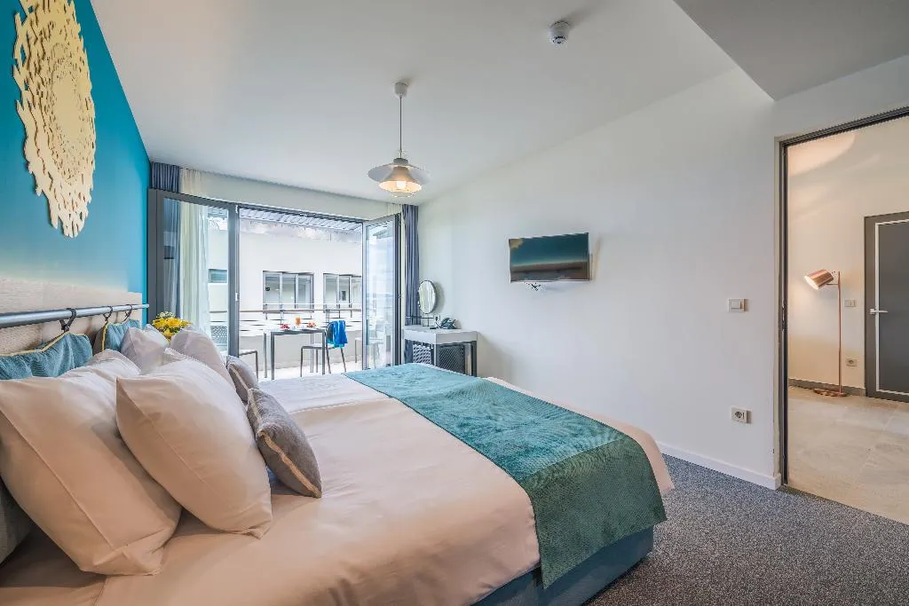 JUNIOR SUITE STANDARD Room, Hotel Nestos, Split