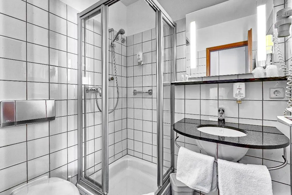 DOUBLE BUSINESS Room, attimo Hotel Stuttgart, Stuttgart